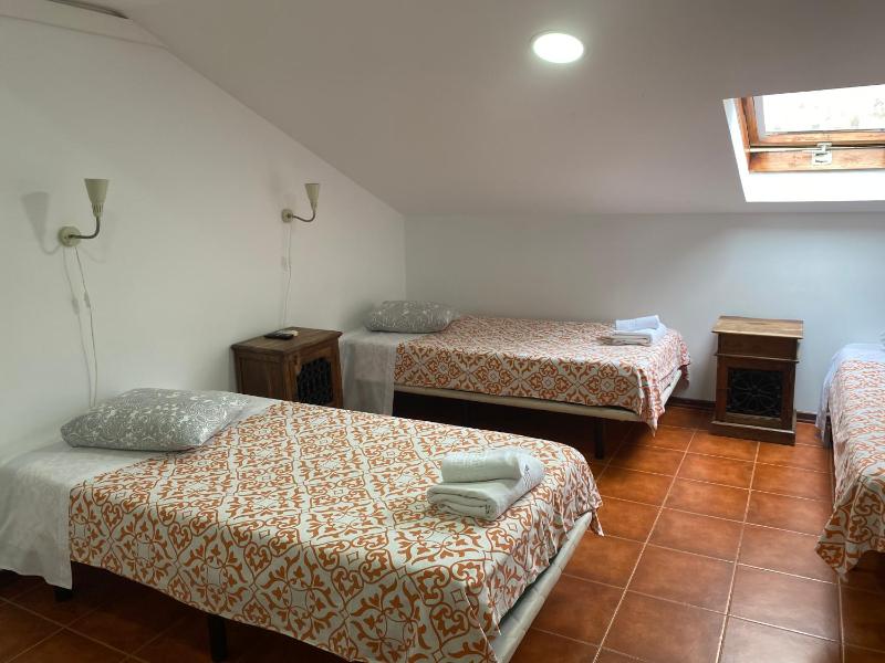 Triple Room with Shower image 2