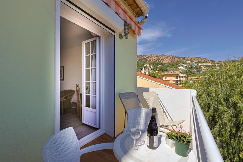 Superior Double Room with Sea View image 4