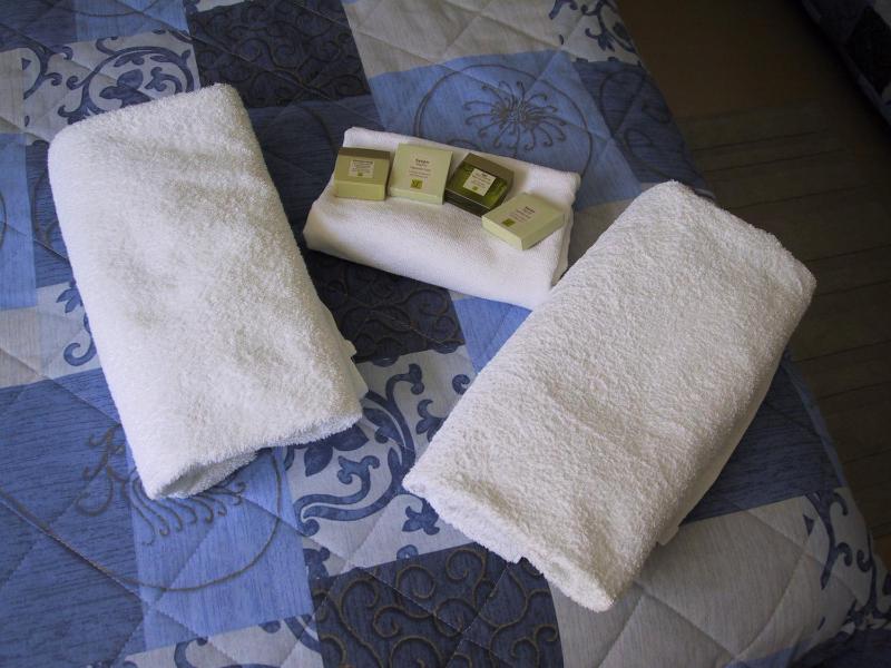 Double Room image 3