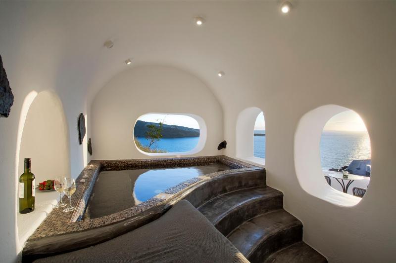 ArmonOia Luxury Caves - image 6