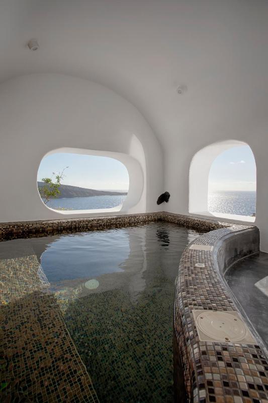 ArmonOia Luxury Caves - image 21