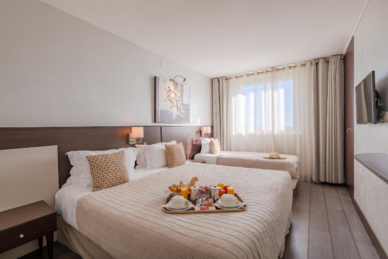 Triple room without balcony - panoramic sea view - First floor image 4
