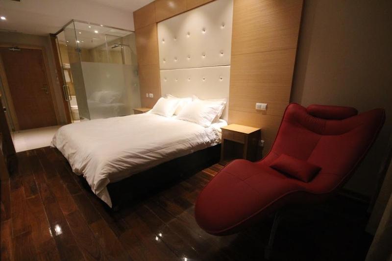 Deluxe Double or Twin Room image 2