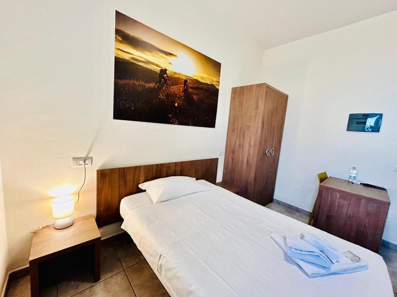 Single Room with Private Bathroom image 3