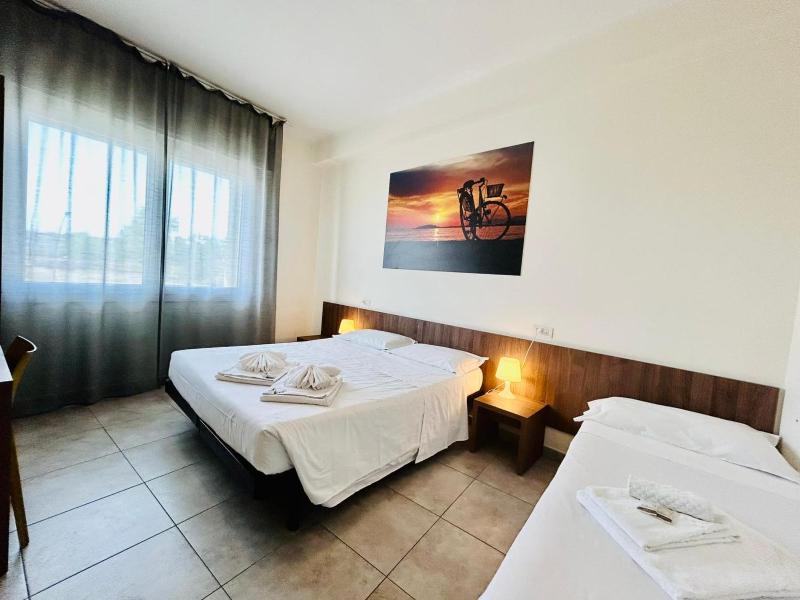 Triple Room with Private Bathroom image 4