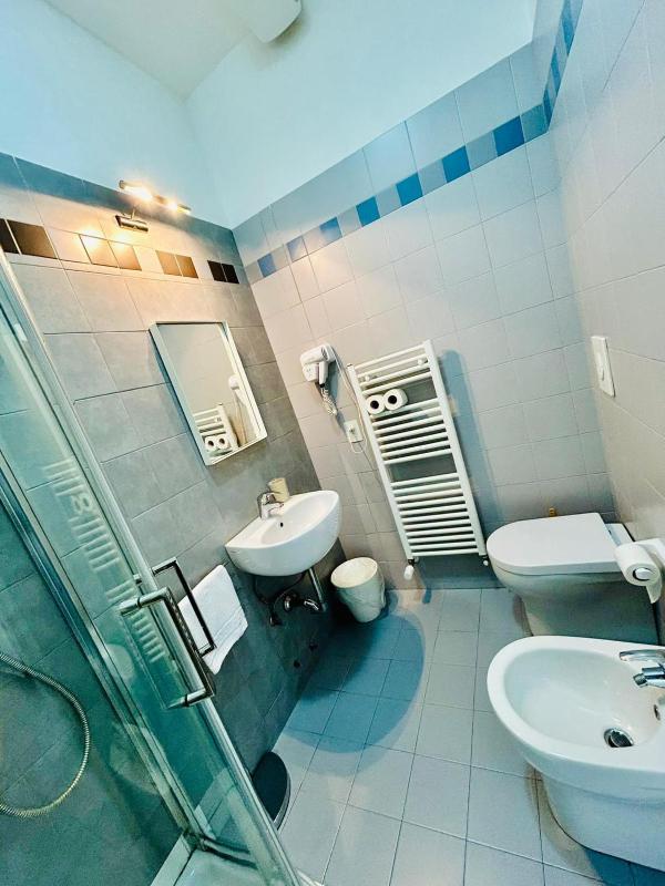 Double or Twin Room with Private Bathroom image 3