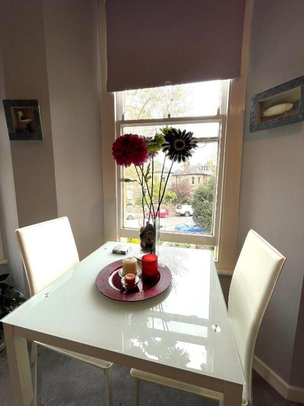 Snug Studio Apartment in Central Setting - image 11