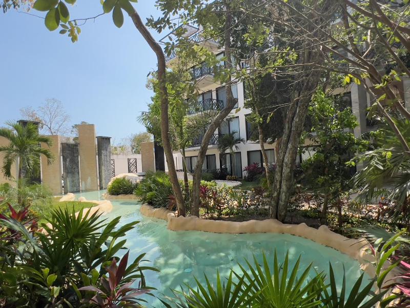 Unwind | Private Balcony & Rooftop Pools | Casago - image 41