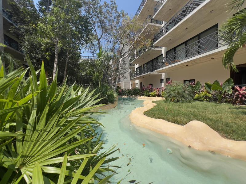 Unwind | Private Balcony & Rooftop Pools | Casago - image 38
