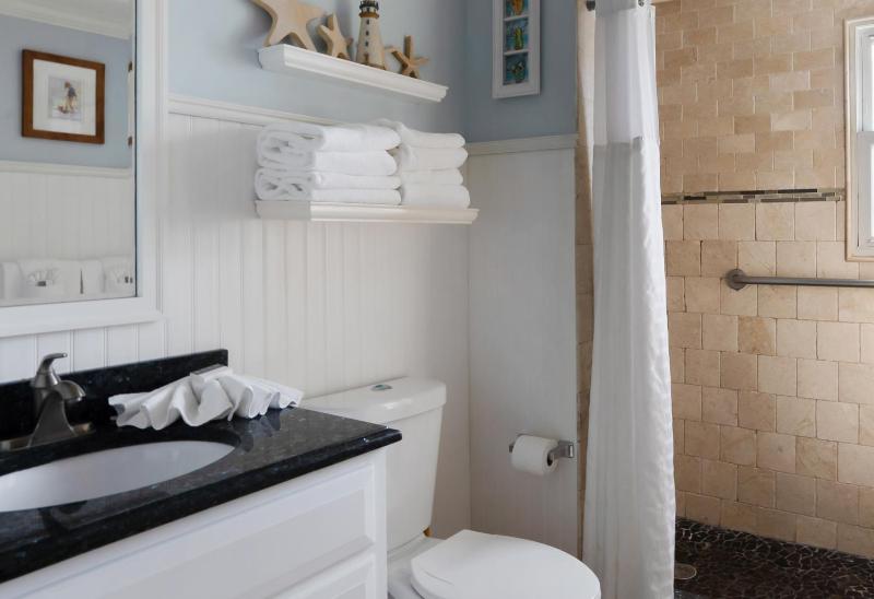 Two-Bedroom Cottage image 3