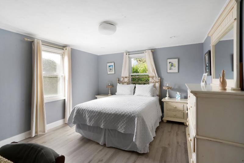 Two-Bedroom Cottage image 2