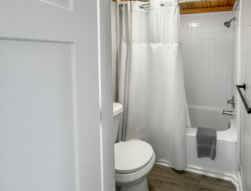 Double Room image 3