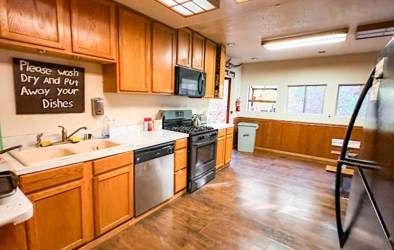 ITH Big Bear Lake Hostel & Retreat Center - image 16