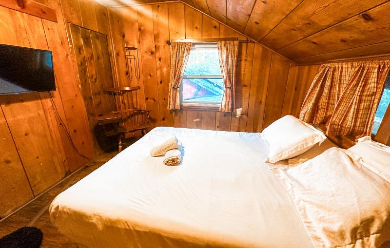 ITH Big Bear Lake Hostel & Retreat Center - image 11