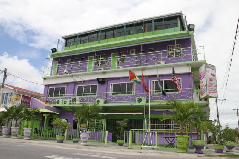 PG Quality Inn - image 1