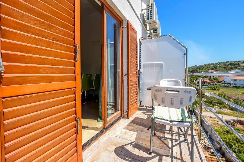 Apartments Mareni - image 9