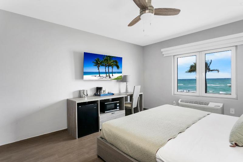 Ocean Front Room with King Bed image 2