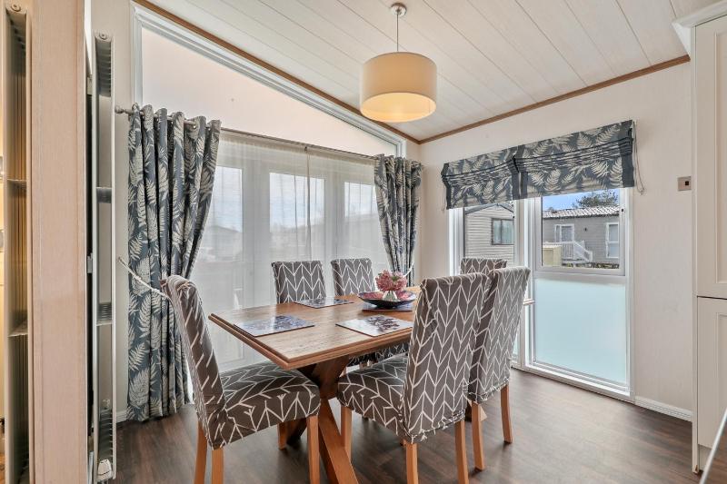 Cormorant - Luxury Lodge Close to the Beach - image 21