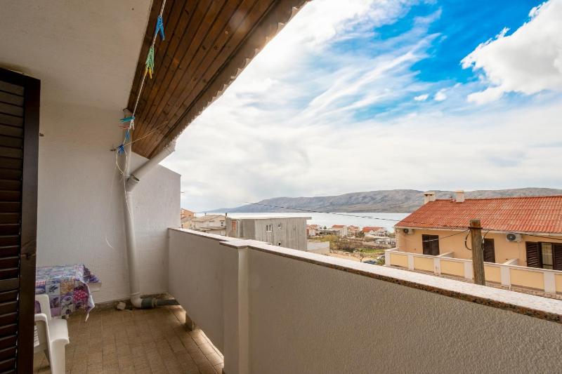 Two-Bedroom Apartment with Balcony and Sea View image 4