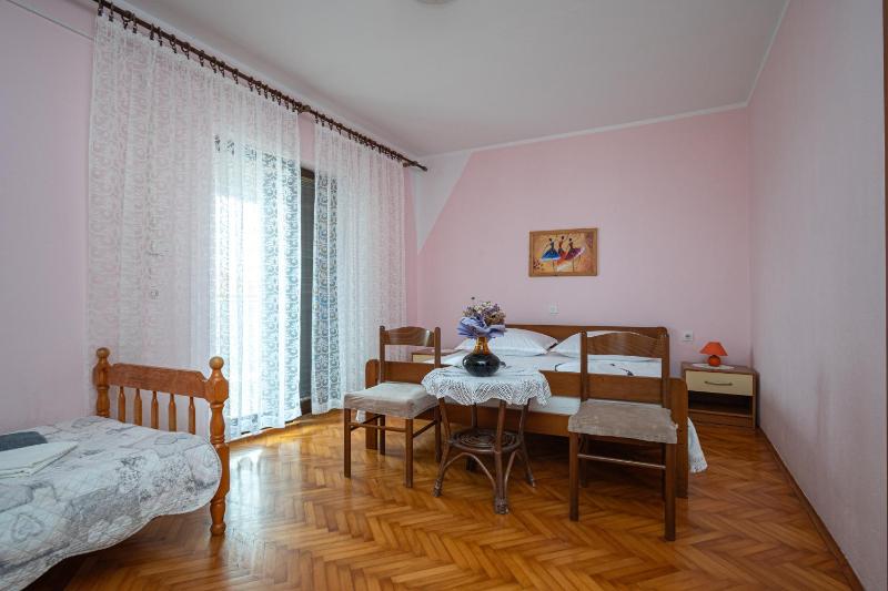 Double Room with Balcony and Sea View image 1