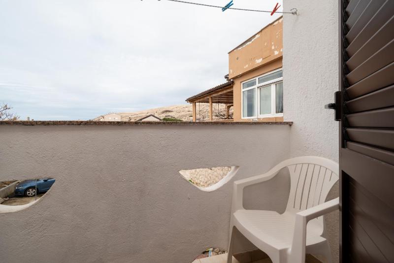 Double Room with Balcony image 4