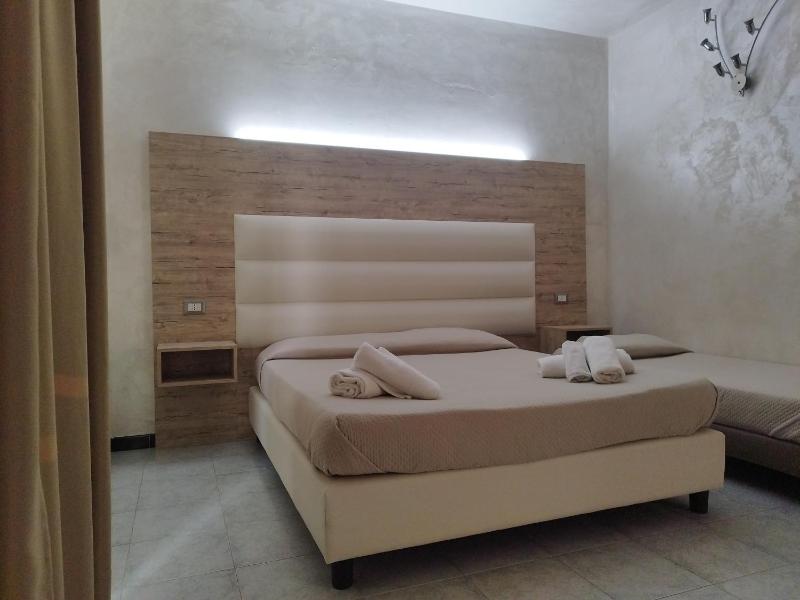 Classic Triple Room image 1