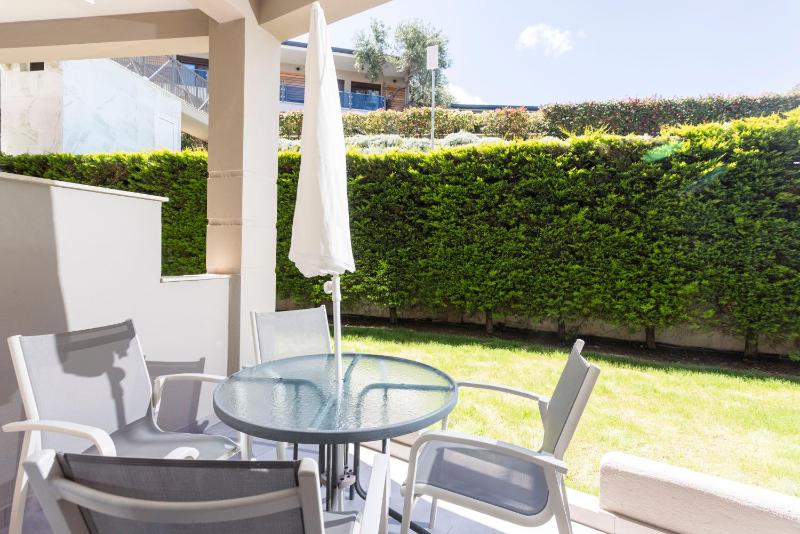 Two Bedroom Family Room with Garden View image 1