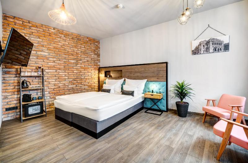 Superior Double or Twin Room image 1