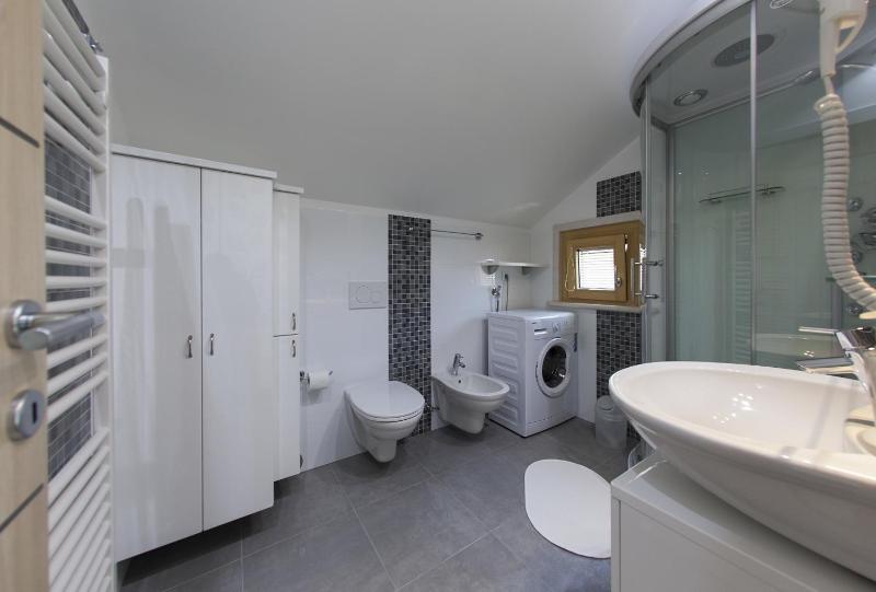 Deluxe Apartment image 2