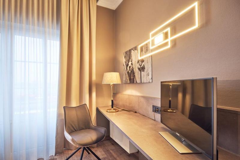 Double Room image 4