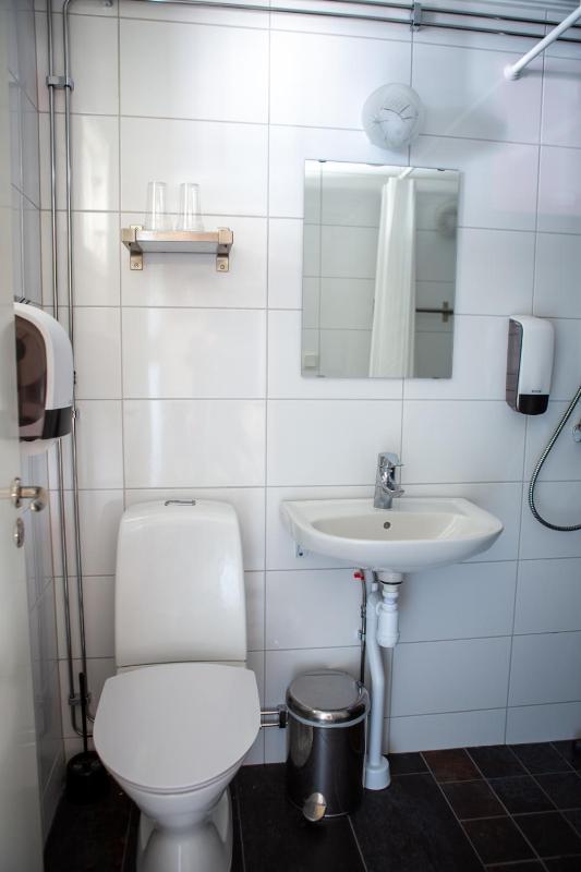 Twin Room image 2