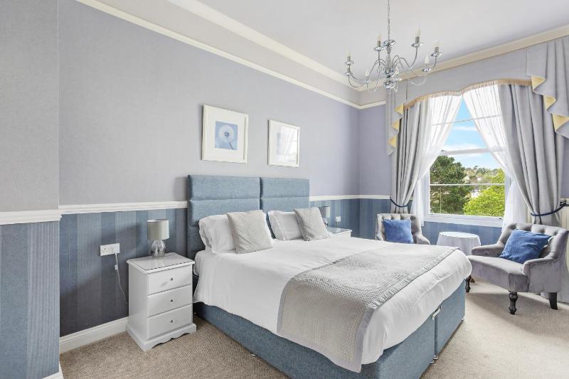 Deluxe King / Twin Room image 1