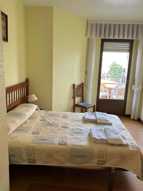 One-Bedroom Apartment with Terrace (3 Adults) image 1
