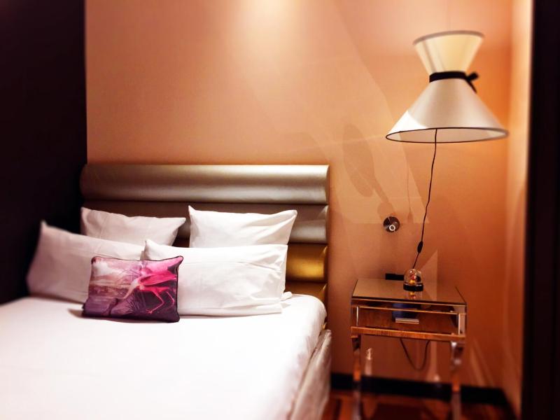 Single Room image 3