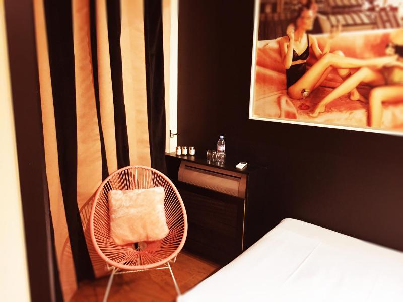 Single Room image 2