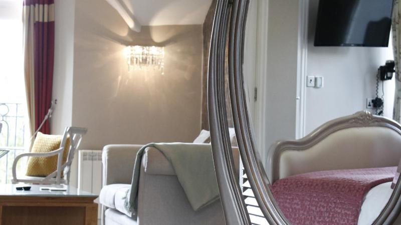 Suite 1 image 4