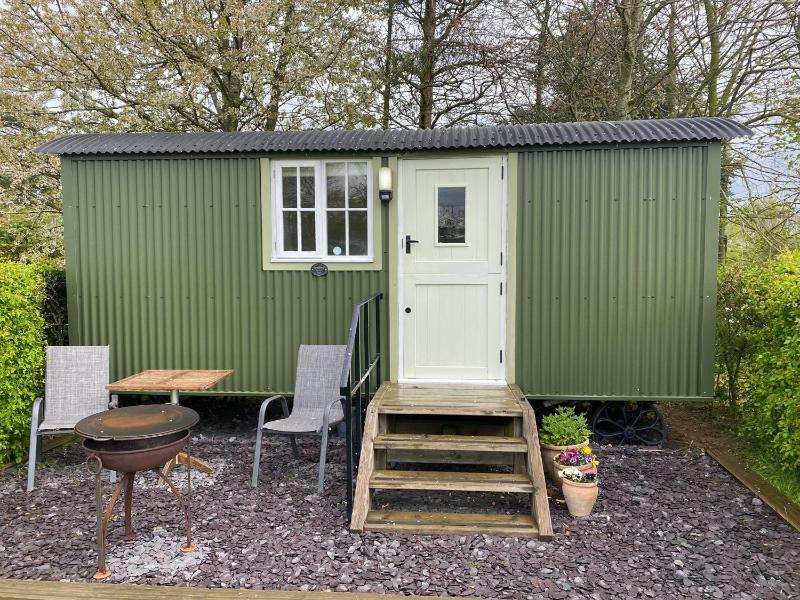 Hut image 3