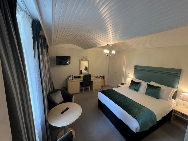 Standard Double Room image 4