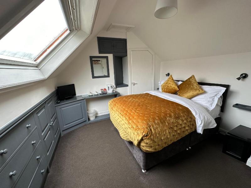 Double Room with Private External Bathroom image 4