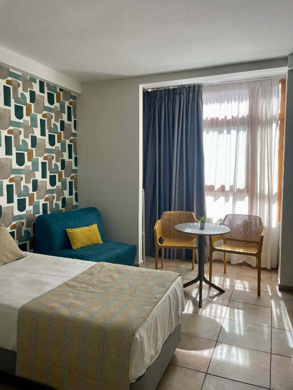 Studio Apartment image 3