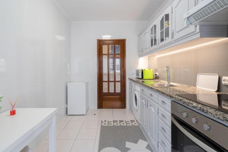 GuestReady - Modern 2BR Flat in Vila Nova de Gaia - image 7