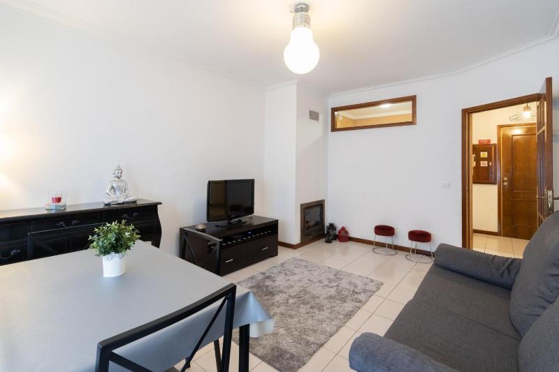GuestReady - Modern 2BR Flat in Vila Nova de Gaia - image 16