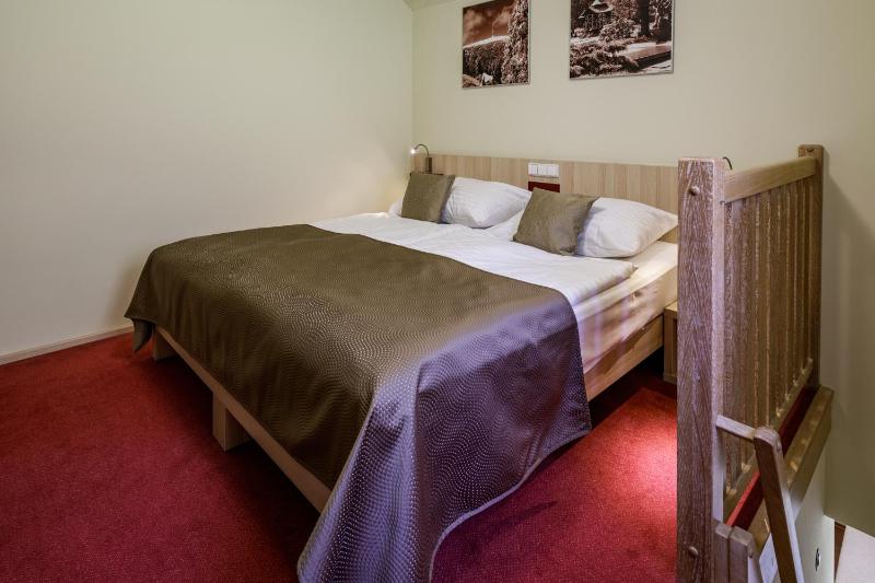 Deluxe Double Room with Balcony image 4