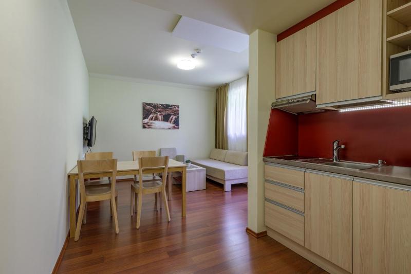 Deluxe Double Room with Balcony image 3