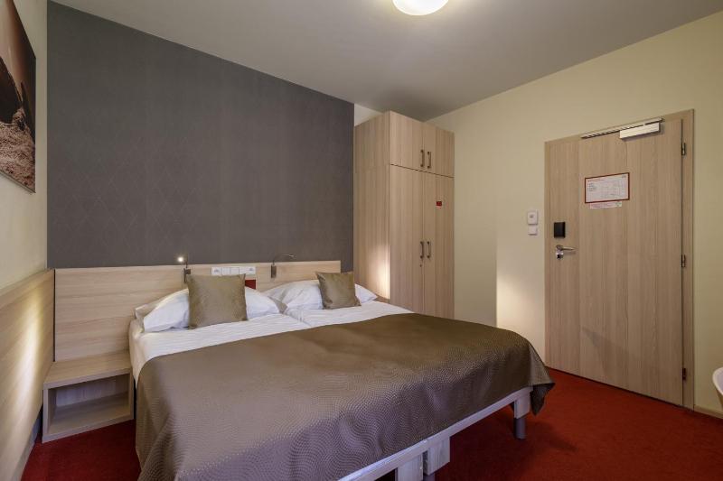 Standard Double Room image 2