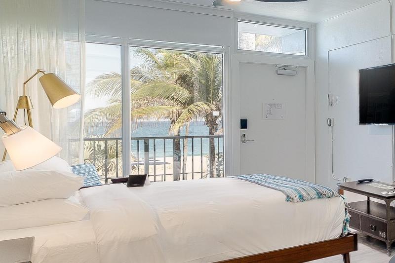 Plunge Beach Resort - image 9