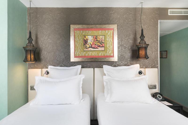 Superior Double or Twin Room image 4
