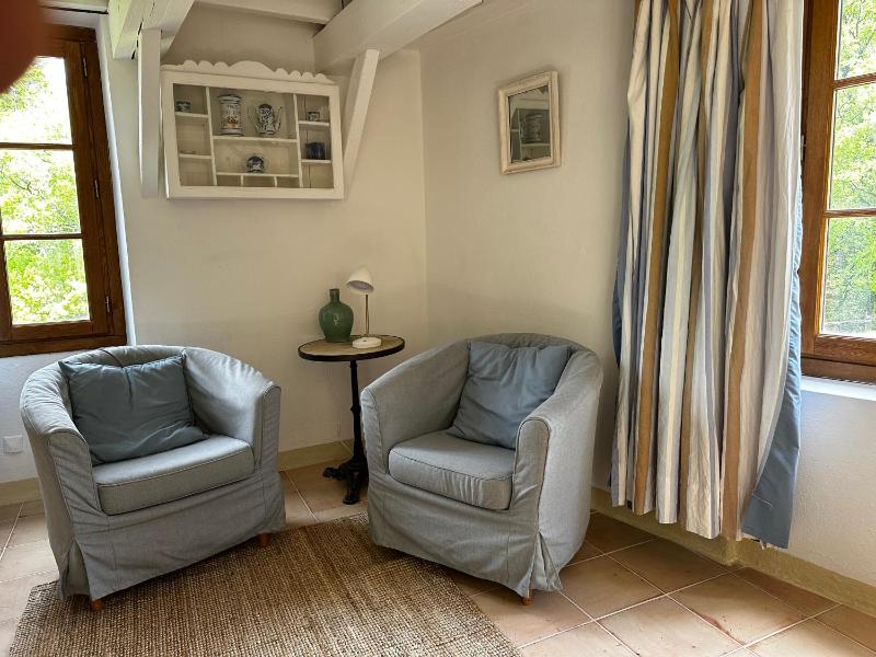 Maisonnette (2 adults) - Pierre d'Acacia image 1