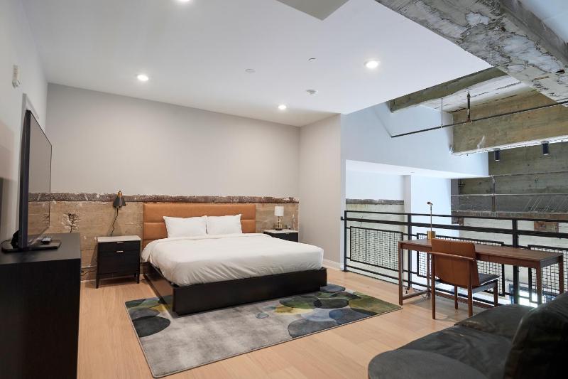 Three-Bedroom Suite image 2
