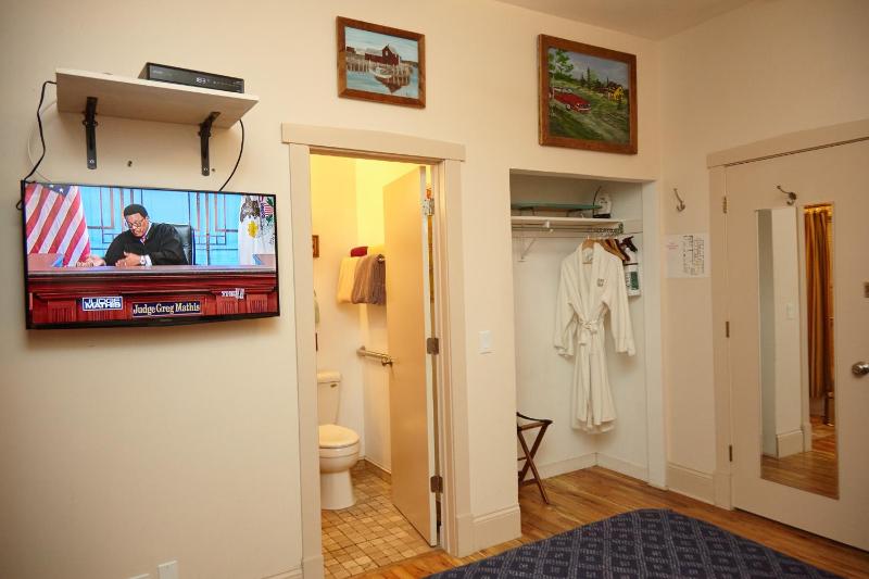 King Room image 3